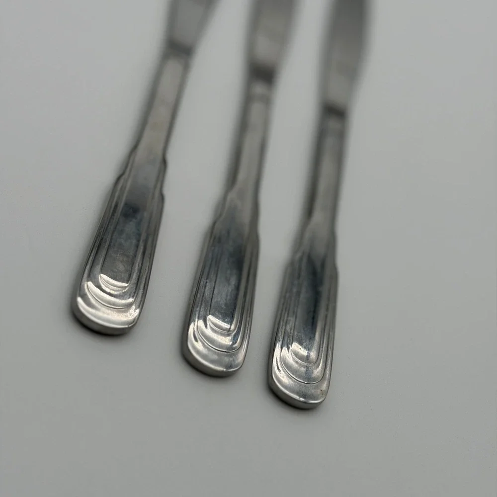 Oneida Stainless Steel Serrated Dinner Knives Set of 3 USA Vintage
